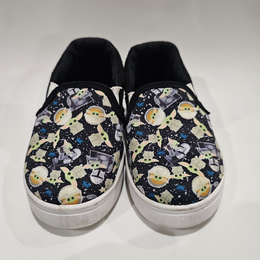 Star Wars Toddler size 5 The Mandalorian Grogu Slip-On Sneaker